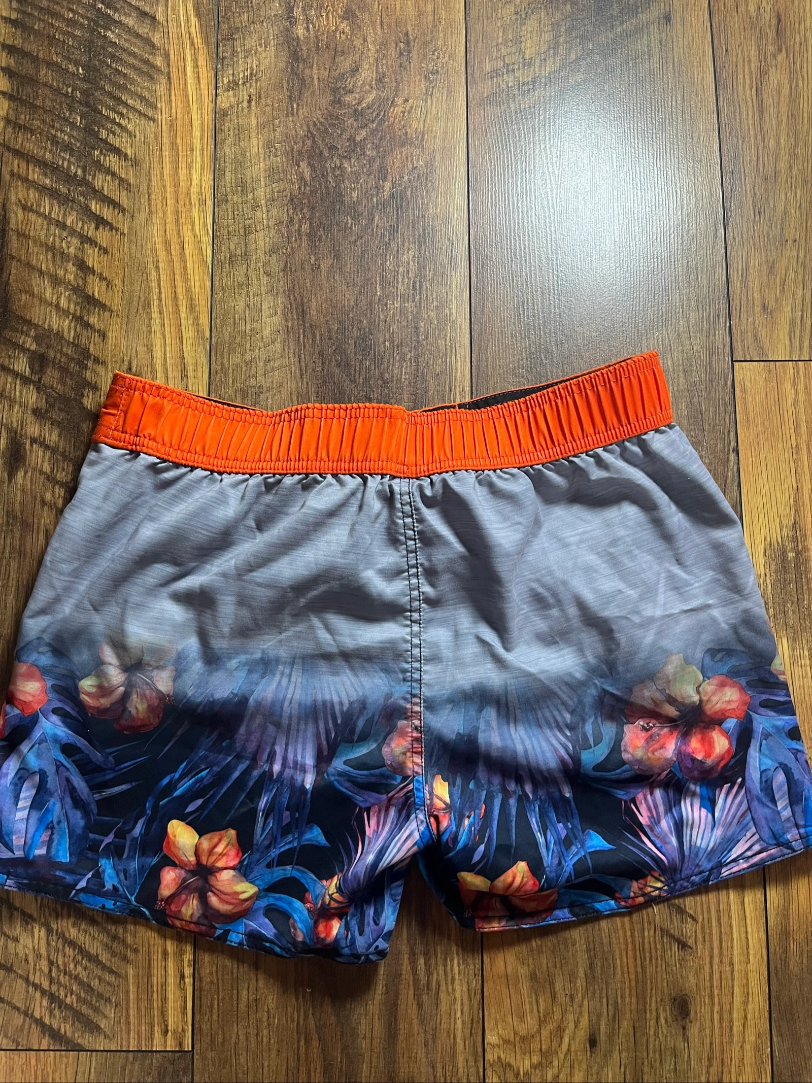 Boardshort tropical flores anaranjadas inscripción japonesa - Freegun - Talla M - muy buen estado – photo 7